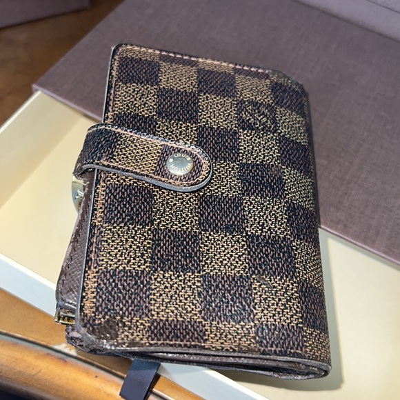 Louis Vuitton damier ebene wallet - Picture 15 of 15